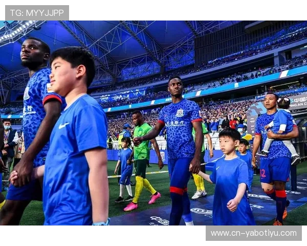 颜骏凌谈34岁身体状态未下滑 上海海港与申花竞争助力球队成长